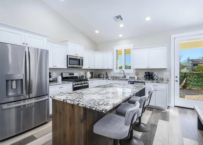 Kindra Heights - A Modern Valley Wine Retreat Holiday home *