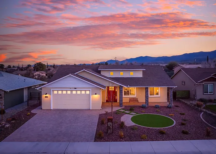 Kindra Heights - A Modern Valley Wine Retreat